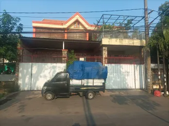 Jual Rumah Luas 2 Lantai di Jalan Ketintang Kota Surabaya Strategis