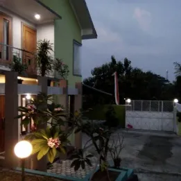 Jual Rumah Mewah Plus Pabrik Mie Kering dan Air Galon Ngringo Karanganyar