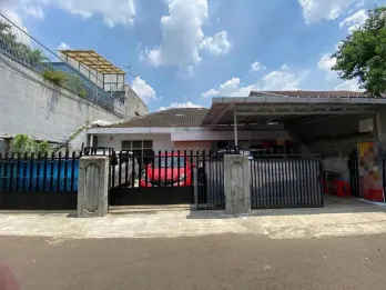Jual Rumah di Kawasan Jalan Kangkung Kota Jakarta Selatan Shm