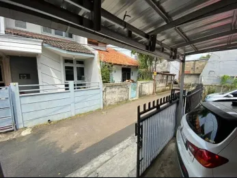 Jual Rumah di Kawasan Jalan Kangkung Kota Jakarta Selatan Shm