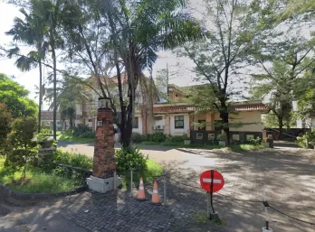 Jual Tempat Usaha Club House Strategis Kompek Puri Mas Surabaya