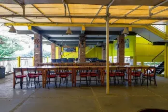 Jual Tempat Usaha Resto Café di Jalan Tole Iskandar Kota Depok