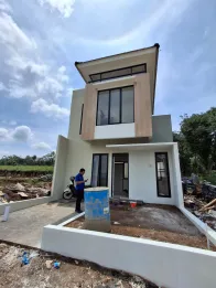 Perumahan modern minimalis di kawasan Berkembang Cemorokandang Kota Malang