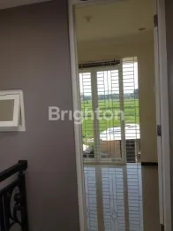 RUMAH HOOK 2 LANTAI DEKAT DENGAN KAMPUS TERNAMA DI KOTA MALANG