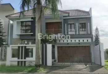 RUMAH 2 LANTAI DI ARAYA KOTA MALANG