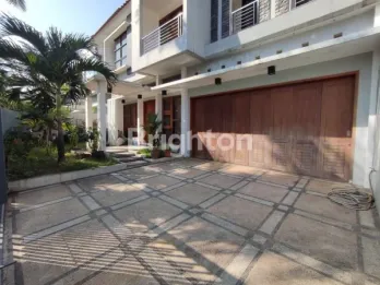 RUMAH 2 LANTAI DI ARAYA KOTA MALANG