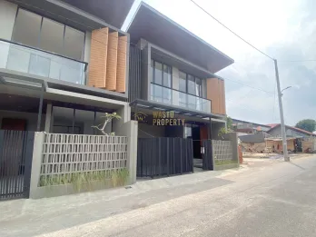 RUMAH 2 LANTAI, FULL FURNISHED, DEKAT TUGU JOGJA