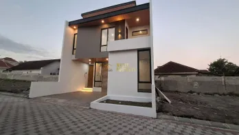 RUMAH 2 LANTAI MODERN DEKAT AL AZHAR CAIRO – NGAGLIK, SLEMAN