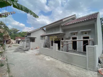 RUMAH 300 JUTAAN DI NGEMPLAK SLEMAN, SIAP HUNI & STRATEGIS!