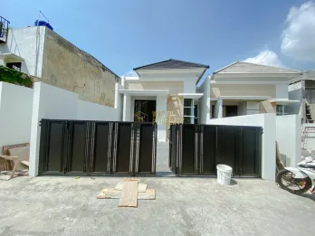 RUMAH BARU LUAS DENGAN VIEW SAWAH MEMUKAU DI KALASAN, SLEMAN