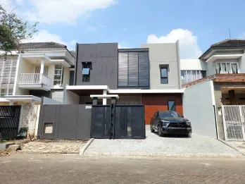 RUMAH BARU MODERN MINIMALIS  LOKASI BERADA DI KAWASAN ELIT PERUM ARAYA GOLF