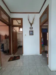 RUMAH BESAR DI LENTENG AGUNG, JAKARTA SELATAN