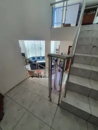 RUMAH BESAR DI LENTENG AGUNG, JAKARTA SELATAN