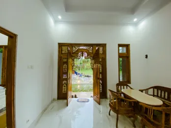 RUMAH CANTIK SIAP HUNI DEKAT TEMPAT WISATA DAN AKSES MUDAH