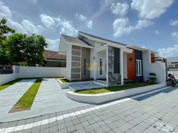 RUMAH EKSKLUSIF AKSES MUDAH HANYA 10 MENIT KE SEKOLAH DAN RUMAH SAKIT