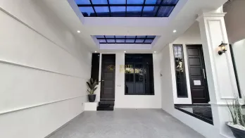 RUMAH KLASIK MEWAH LOKASI STRATEGIS DAPAT FREE PAJAK PEMBELI