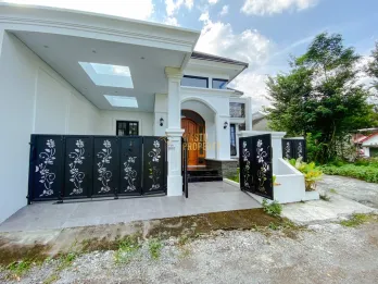 RUMAH KLASIK SIAP HUNI, TANAH LUAS DI SLEMAN