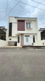 RUMAH MEWAH 2 LANTAI SHM & IMB READY ON HAND - HARGA HANYA 800 JUTA SAJA