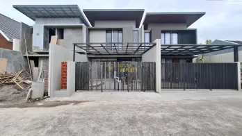 RUMAH MEWAH FULL FURNISHED DEKAT STADION MAGUWOHARJO