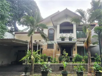 RUMAH MEWAH TANAH LUAS DI PESONA AGUNG!