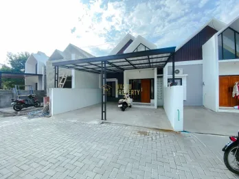 RUMAH MODERN DAPAT AKSES MUDAH DEKAT KAMPUS ISI YOGYA