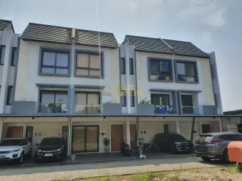 RUMAH MODERN LOKASI STRATEGIS DI JAGAKARSA