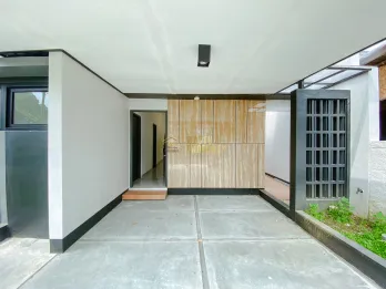 RUMAH MODERN SIAP HUNI, AKSES SUPER MUDAH DEKAT RS BHAYANGKARA