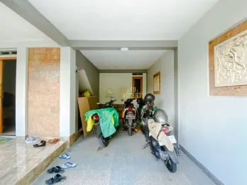 RUMAH MODERN TANAH LUAS DI WEDOMARTANI – HARGA MENARIK!