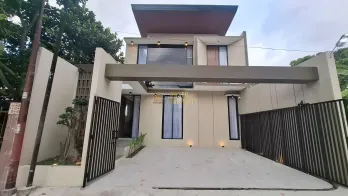 RUMAH 2 LANTAI DI MAGUWOHARJO, FULL FURNISHED