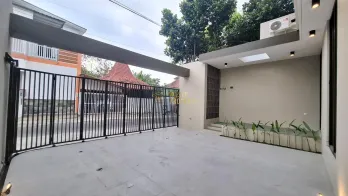 RUMAH 2 LANTAI DI MAGUWOHARJO, FULL FURNISHED