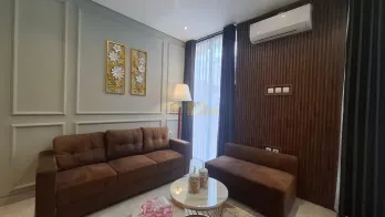 RUMAH 2 LANTAI DI MAGUWOHARJO, FULL FURNISHED