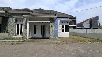 RUMAH SIAP HUNI DI LOKASI PREMIUM DEKAT BANDARA ADI SUCIPTO