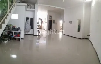 RUMAH TINGGAL 2 LANTAI DI TAMAN JANTI KAB MALANG.