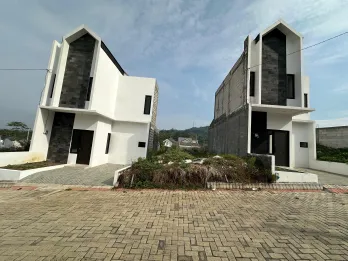 RUMAH VILLA MEWAH DI LAWANG MALANG - HARGA HANYA 439 JUTA