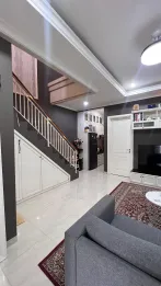 Rumah 2 lanati siap huni di jakarta pusat