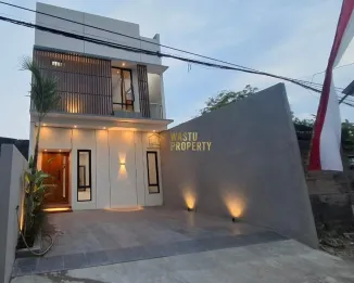 Rumah Eksklusif Sleman, 2 Lantai, Dekat UGM & RS JIH, Full Fasilitas