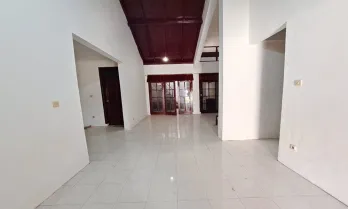 Rumah Gaya Eropa Klasik Siap Huni di Antapani Bandung