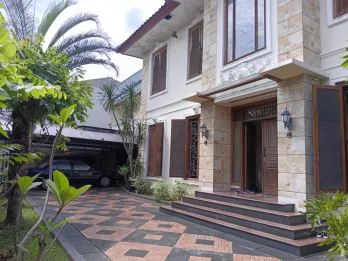 Rumah Mewah Dijual Pancoran – Desain Elegan,