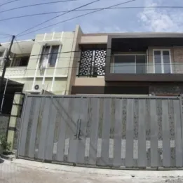Rumah Mewah di Surabaya
