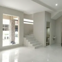 Rumah Mewah di Surabaya