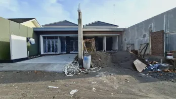 Rumah Modern Siap Huni di Kenayan, Hanya Selangkah dari Sekolah Budi Mulia