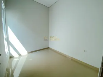 Rumah Modern di Jakal KM 10 – Carport Luas & Desain Kekinian