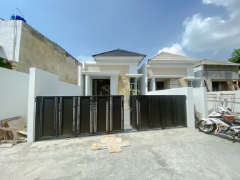 Rumah Plus Lahan Luas – Cocok untuk Tempat Tinggal \& Usaha Ringan