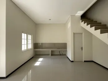 Rumah Sultan 2 Lantai 6xJuta-an di Pandaa, Jatim