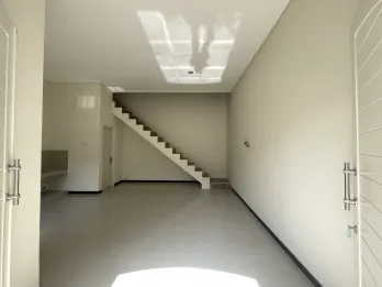 Rumah Sultan 2 Lantai 6xJuta-an di Pandaa, Jatim