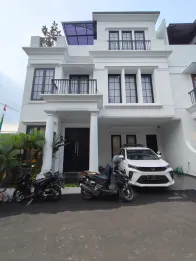 Rumah classic modern dalam townhouse di Setu