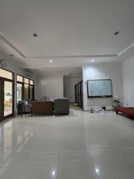 Rumah kemang jakarta selatan tanah luas layak huni
