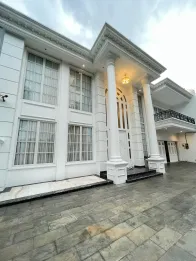 Rumah kokoh siap huni semi furnish di cempaka putih jakarta pusat