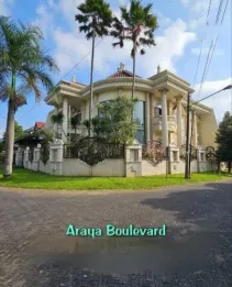 Rumah mewah classic di Boulevard Araya Malang