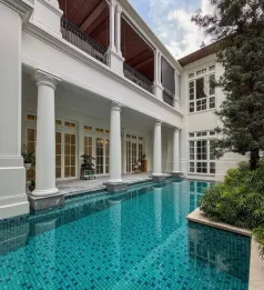 Rumah mewah dalam perumahan elit jakarta selatan